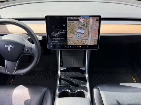 Used 2020 Tesla Model 3 Standard Range Plus RWD image 8