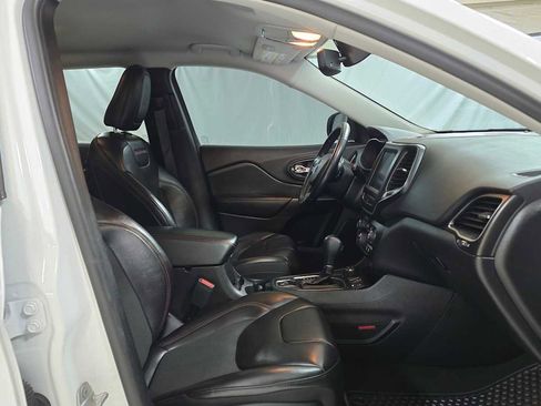 Used 2020 Jeep Cherokee Trailhawk w/ Comfort/Convenience Group image 11