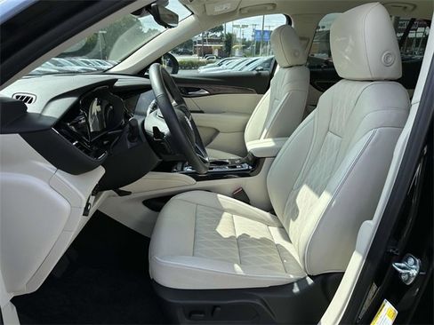 Used 2023 Buick Envision Avenir image 13