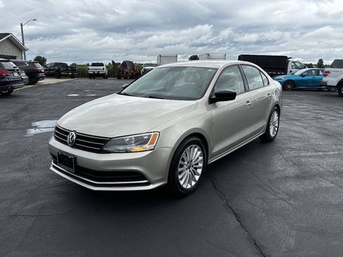 Used 2015 Volkswagen Jetta S FWD image 2