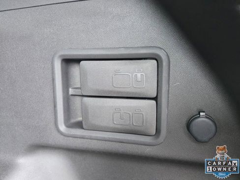Used 2022 Chevrolet Equinox RS w/ RS Leather Package FWD image 23