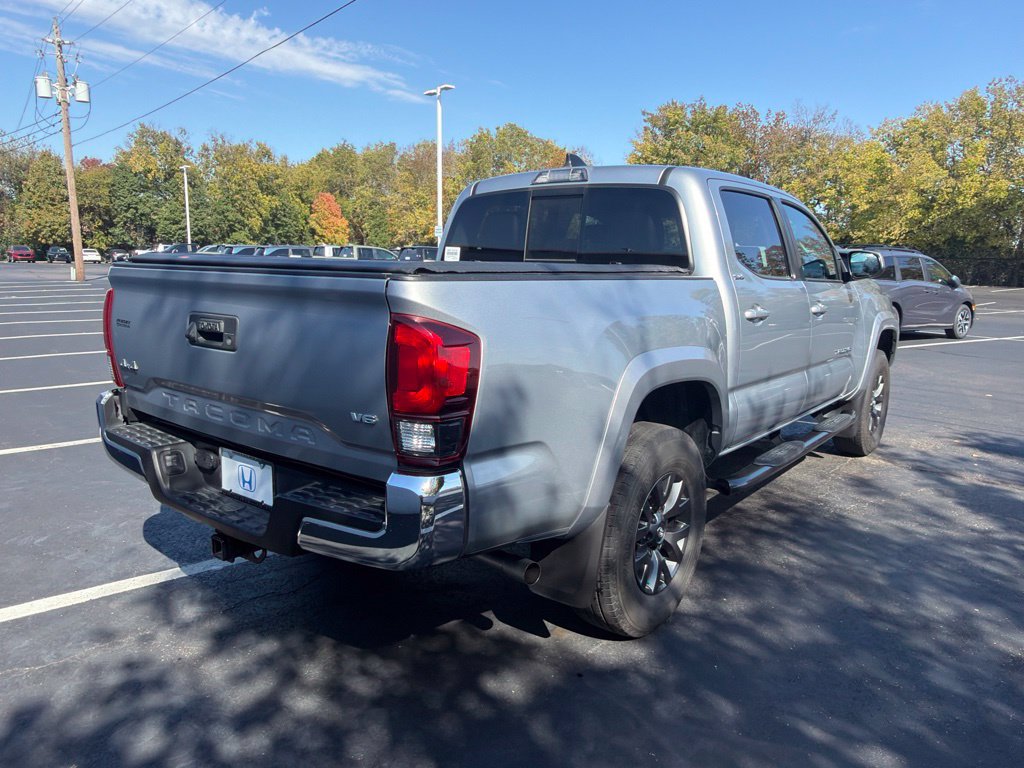 Used 2021 Toyota Tacoma SR5 AWD/4WD image 5