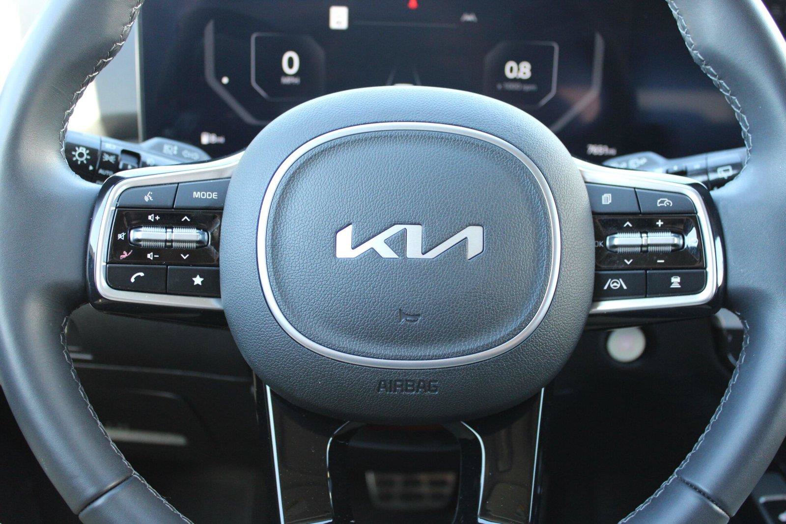 Used 2024 Kia Sorento SX AWD/4WD image 25