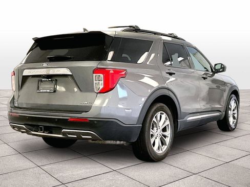 Used 2023 Ford Explorer XLT w/ Equipment Group 202A AWD/4WD image 11