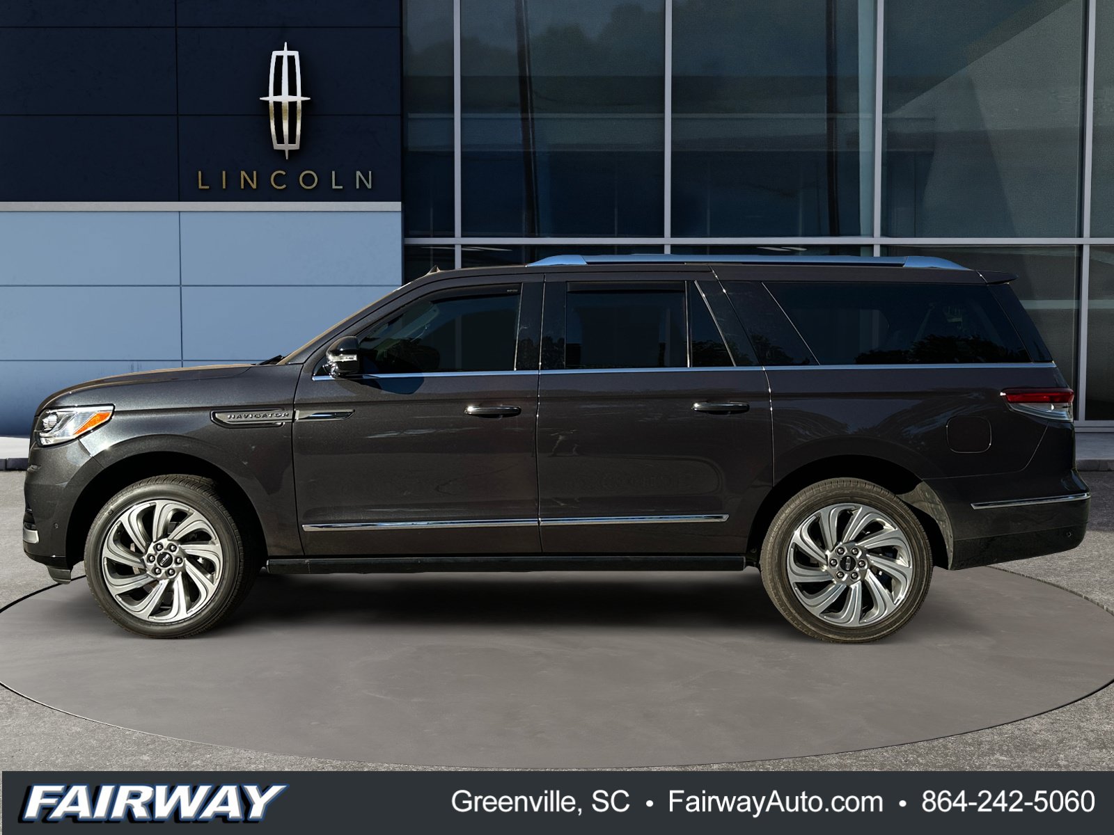 Used 2024 Lincoln Navigator L Reserve AWD/4WD image 8