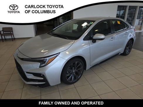 Used 2025 Toyota Corolla SE w/ Convenience Package FWD image 4