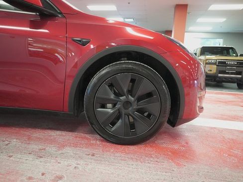 Used 2025 Tesla Model Y Long Range image 31