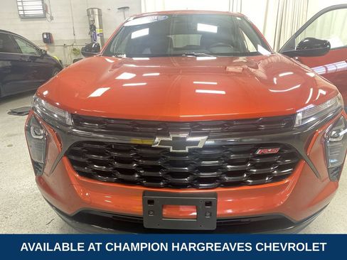 Used 2024 Chevrolet Trax RS w/ Driver Confidence Package FWD image 39
