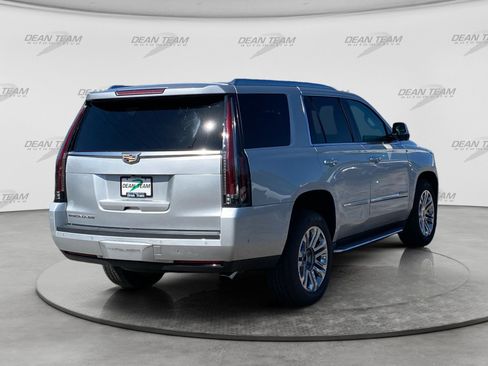 Used 2018 Cadillac Escalade 4WD image 7