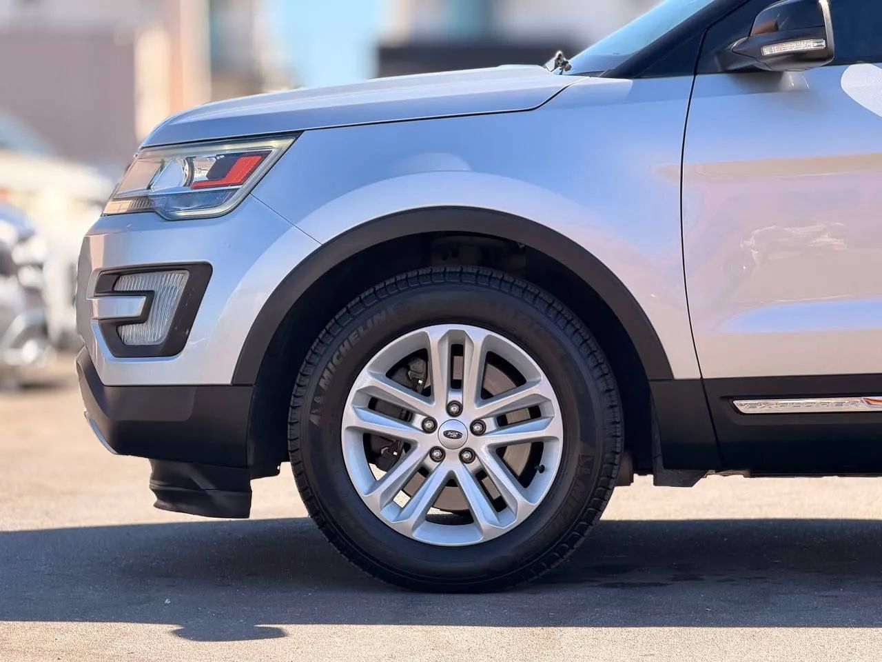 Used 2017 Ford Explorer XLT FWD image 7