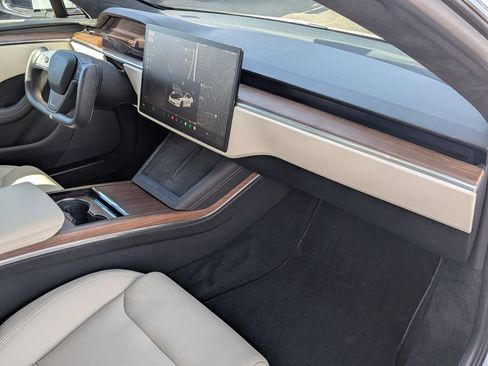 Used 2022 Tesla Model S AWD/4WD image 27