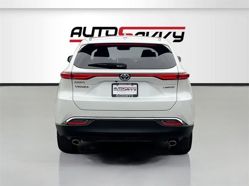 Used 2024 Toyota Venza Limited image 6