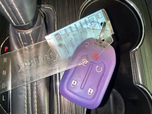 Used 2017 GMC Acadia SLT image 24