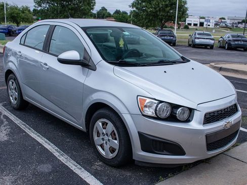 Used 2014 Chevrolet Sonic LS FWD image 3