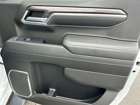 Used 2022 Chevrolet Silverado 1500 LTZ w/ LTZ Premium Package image 22