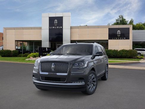 New 2024 Lincoln Navigator Reserve image 3
