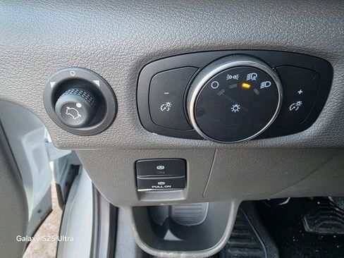 New 2026 Ford Transit 250 148 Medium Roof image 19