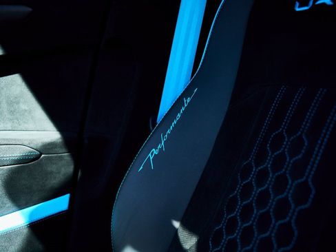 Used 2024 Lamborghini Urus Performante image 58