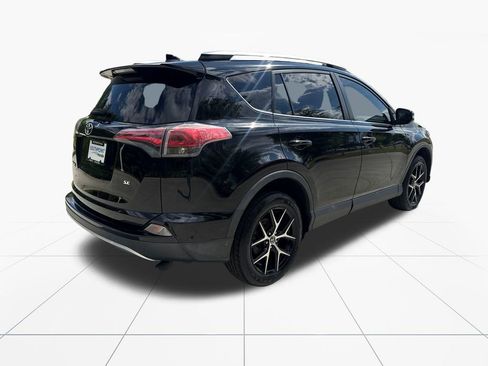 Used 2016 Toyota RAV4 SE FWD image 8