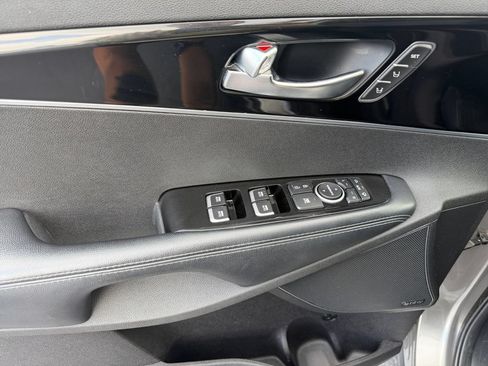 Used 2017 Kia Sorento SX FWD image 11