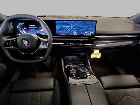 Used 2026 BMW 530i w/ Premium Package RWD image 5
