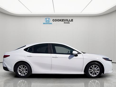 Used 2025 Toyota Camry LE FWD image 10