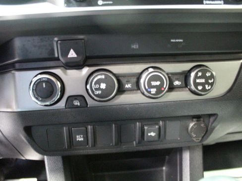 Used 2022 Toyota Tacoma SR w/ SR Convenience Package AWD/4WD image 14