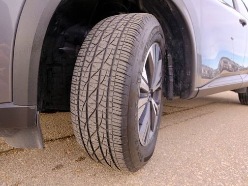 Used 2023 Nissan Rogue SV image 42