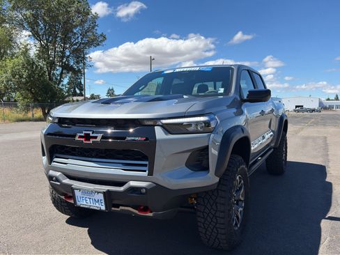 New 2026 Chevrolet Colorado ZR2 w/ Technology Package AWD/4WD image 4