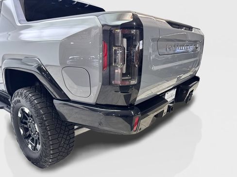 Used 2024 GMC Hummer EV 2X w/ Extreme Off-Road Package AWD/4WD image 19
