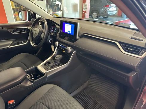 Certified 2023 Toyota RAV4 LE FWD image 17