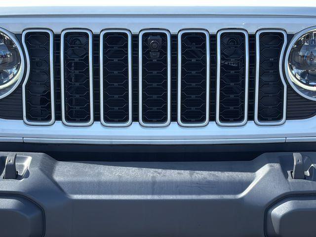 Used 2025 Jeep Wrangler Unlimited Sahara AWD/4WD image 11