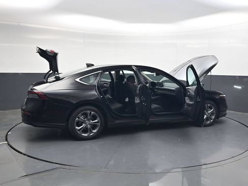 Used 2023 Honda Accord EX image 37