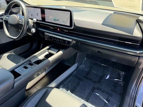 Used 2024 Hyundai Ioniq 6 SEL RWD image 6