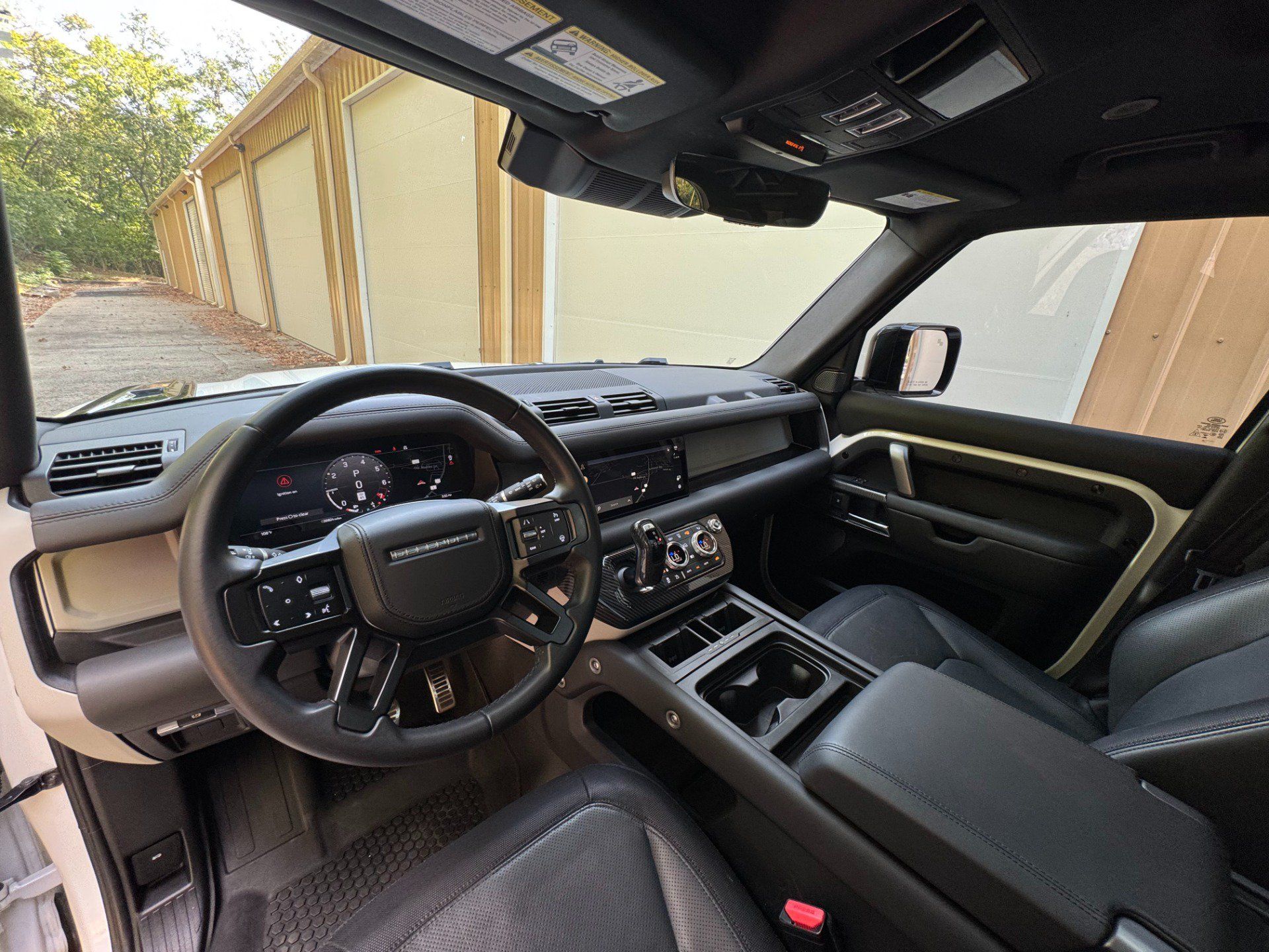 Used 2023 Land Rover Defender 110 X-Dynamic SE AWD/4WD image 10