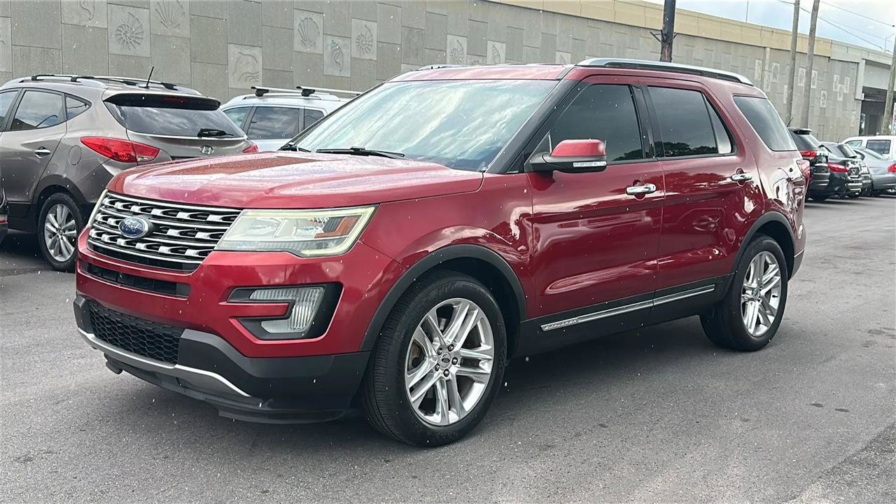Used 2017 Ford Explorer Limited FWD image 2