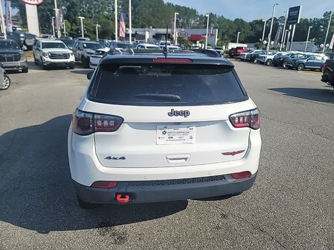 Used 2024 Jeep Compass Trailhawk AWD/4WD image 6