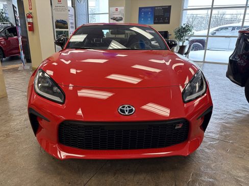 New 2025 Toyota GR86 Premium w/ Performance Package RWD image 2