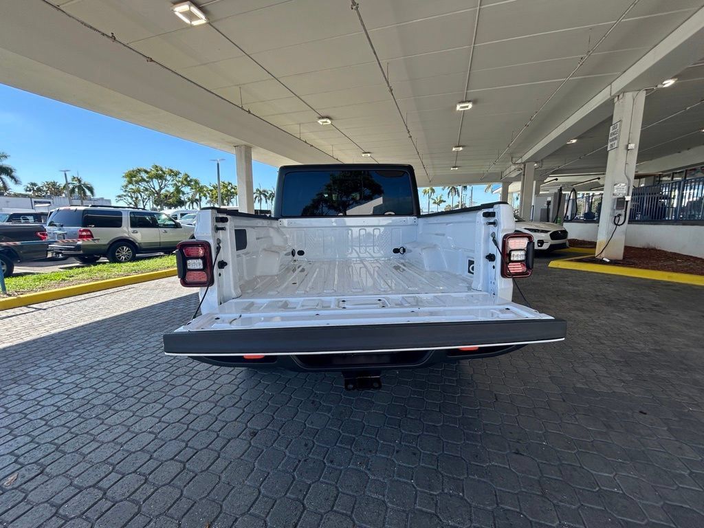 Used 2026 Jeep Gladiator Mojave AWD/4WD image 29