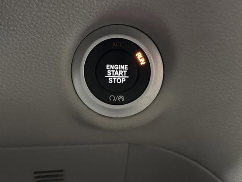 Used 2024 Chrysler Pacifica Limited w/ Trailer Tow Group image 23