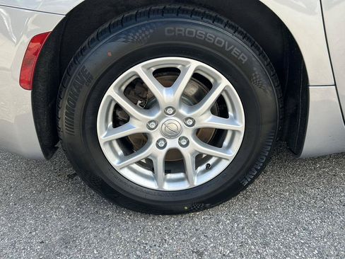 Used 2017 Chrysler Pacifica Touring FWD image 31