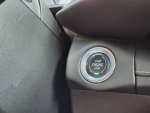 Used 2023 Buick Envision Essence image 18