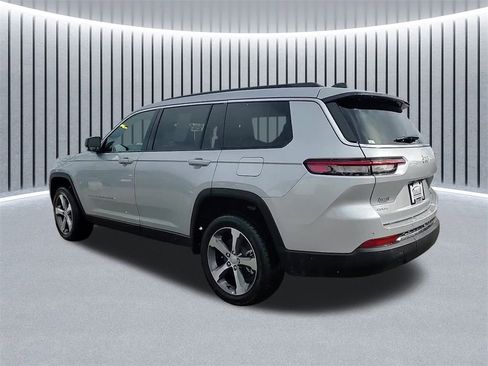 Used 2024 Jeep Grand Cherokee L Limited image 5