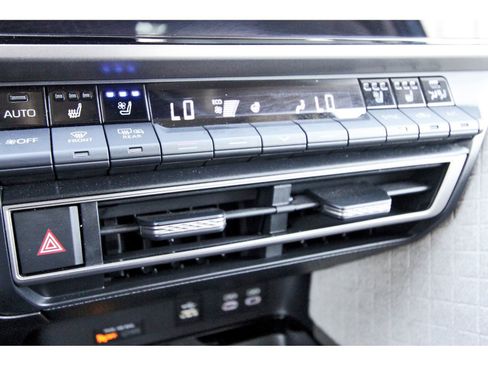 Used 2025 Toyota Camry XLE image 26