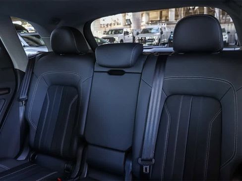 Used 2022 Audi Q5 2.0T Premium w/ Convenience Package image 19