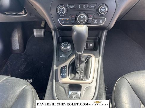Used 2017 Jeep Cherokee High Altitude AWD/4WD image 31