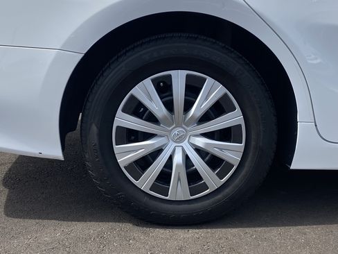 Used 2022 Toyota Camry LE FWD image 9