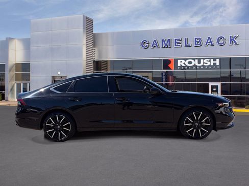 Used 2024 Honda Accord Touring image 7