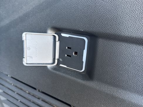 Used 2024 Chevrolet Tahoe LS image 15