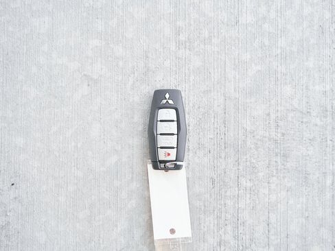 New 2025 Mitsubishi Outlander SE image 55